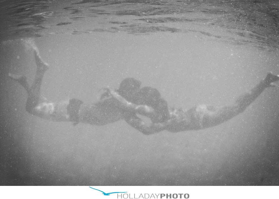 Hawaii-underwater-engagement-photography