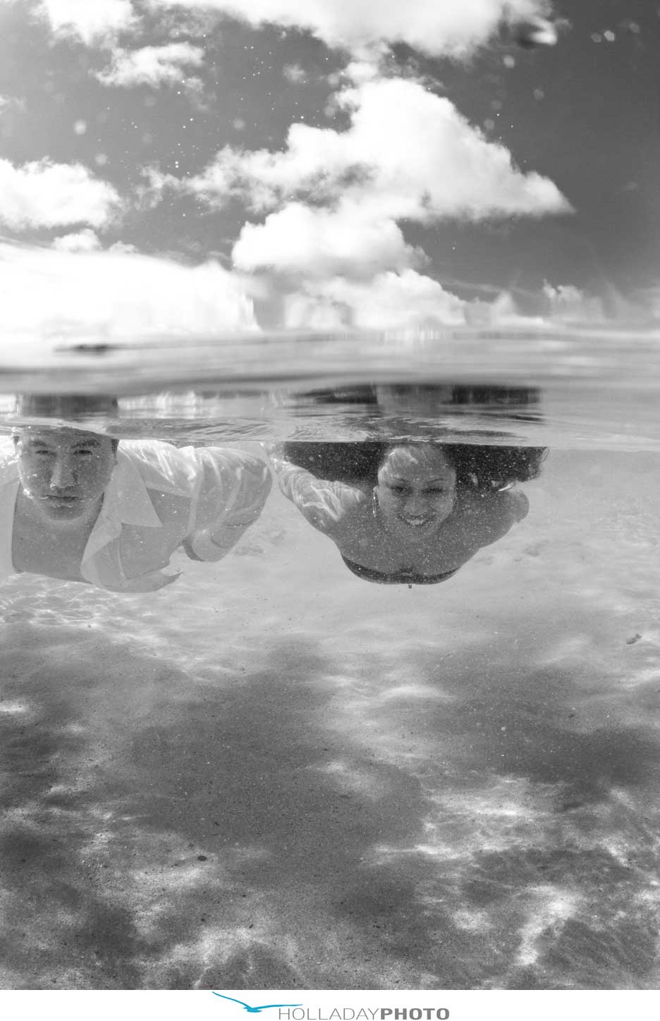 hawaii- underwater-engagement-photography